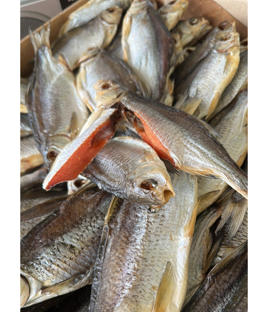 Scarafaggio essiccato con caviale