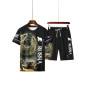 T-Shirt und Shorts Russland