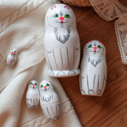 Piccola bambola di legno a forma di animale "Gatto bianco" 5 pezzi, 10,5 cm