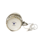 Tazza di porcellana in un porta bicchiere argentato Tazza di porcellana in un porta bicchiere argentato